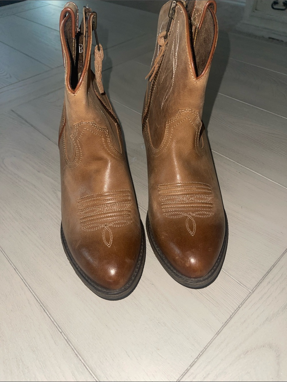 Ariat Tan Leather Western Zip Ankle Boots - Picture 2 of 7